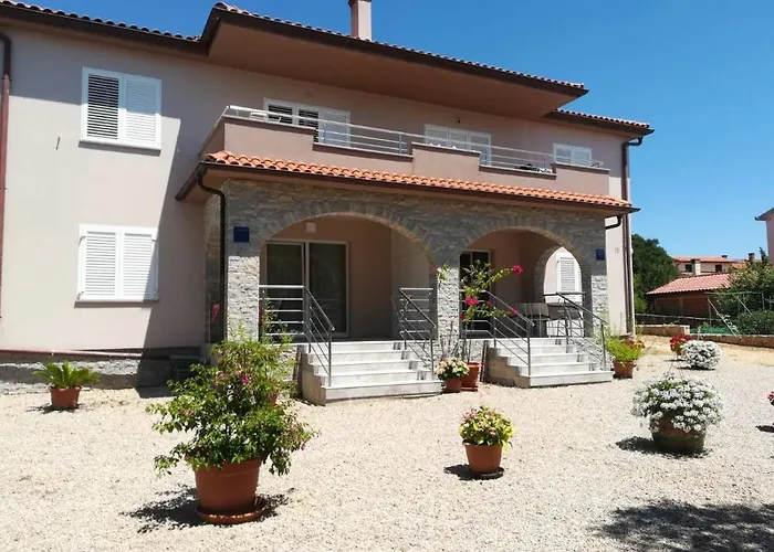 Stela Pinezići