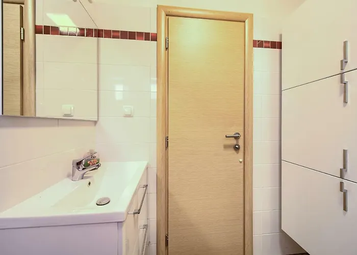 Stela Apartament Pinezići