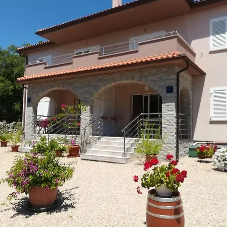 Stela 아파트 Pinezići