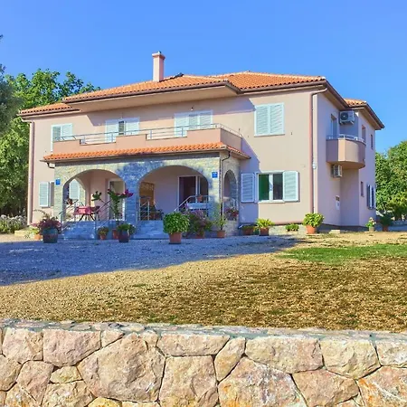 Apartment Stela Pinezici (Krk)