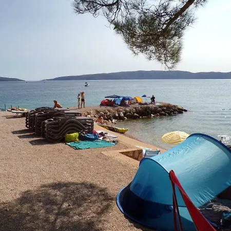 Stela * Pinezići