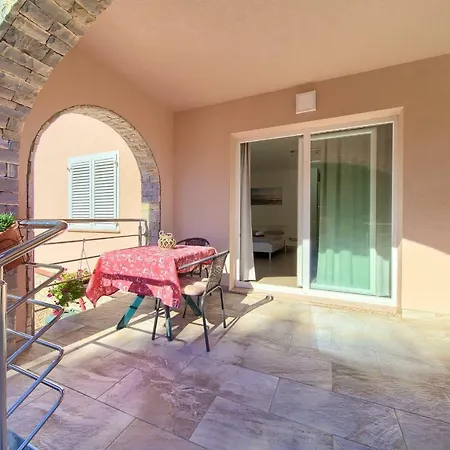 Stela Apartment *