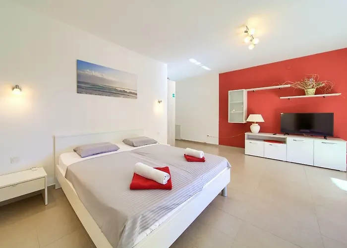 Stela Appartamento Pinezići