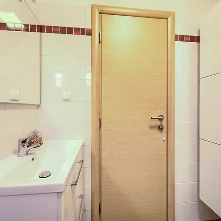 Stela Apartament Pinezići